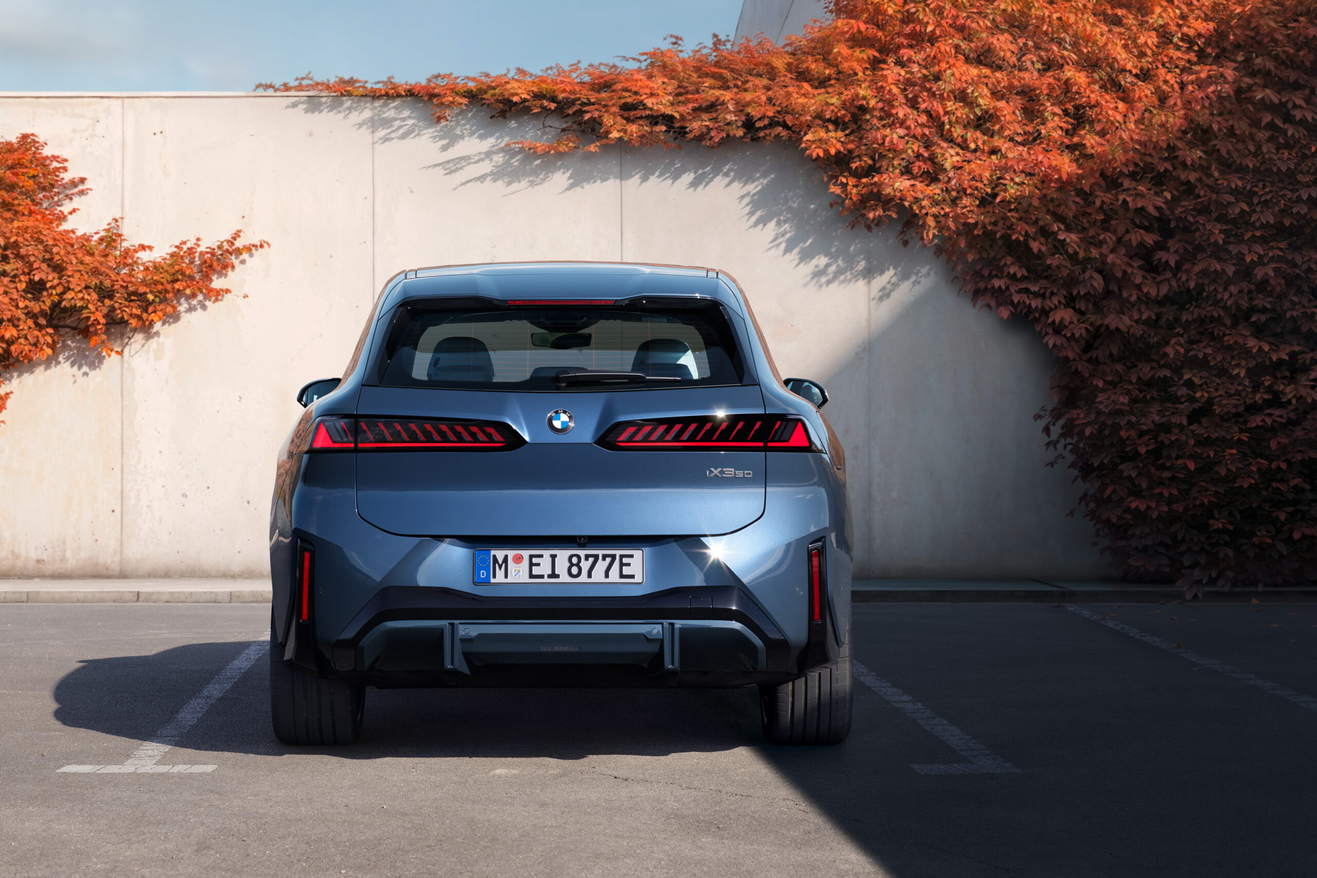BMW iX3 Detras